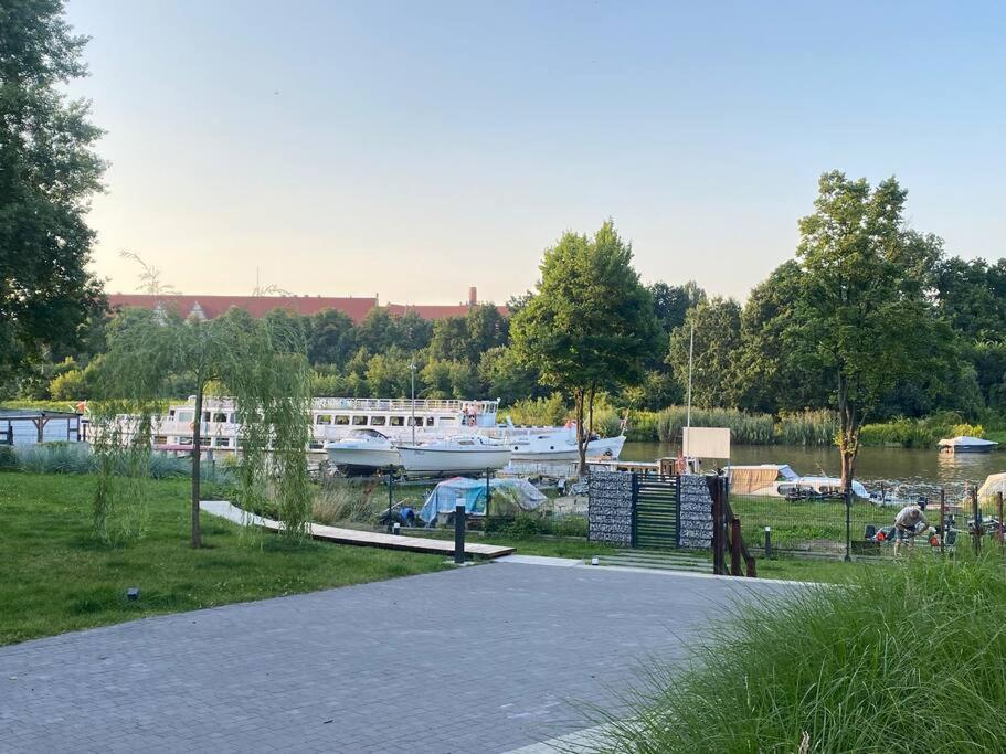Art Marina Nad Rzeka Z Bezplatnym Parkingiem Apartamento Wrocław Exterior foto