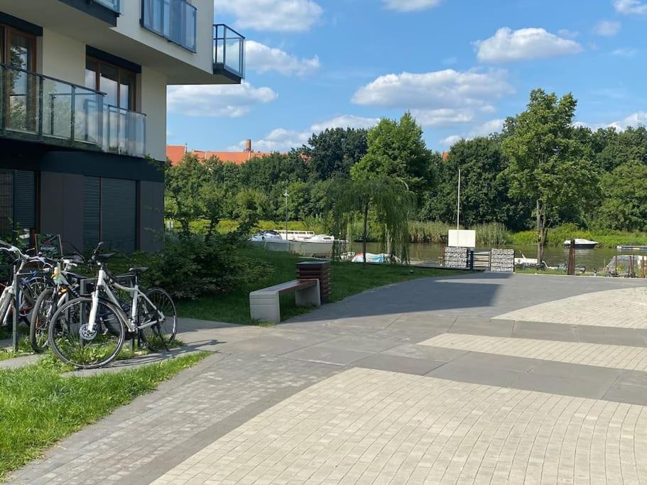 Art Marina Nad Rzeka Z Bezplatnym Parkingiem Apartamento Wrocław Exterior foto