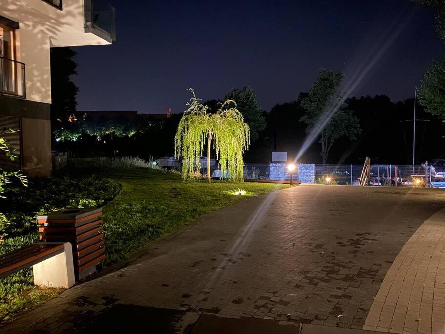 Art Marina Nad Rzeka Z Bezplatnym Parkingiem Apartamento Wrocław Exterior foto
